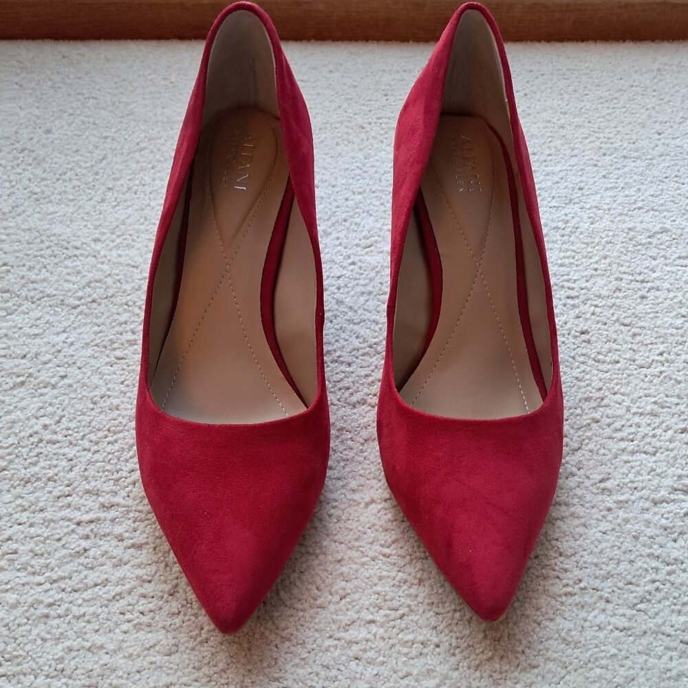 BRAND NEW vibrant red pumps/heels - size 11M - Picture 2 of 7